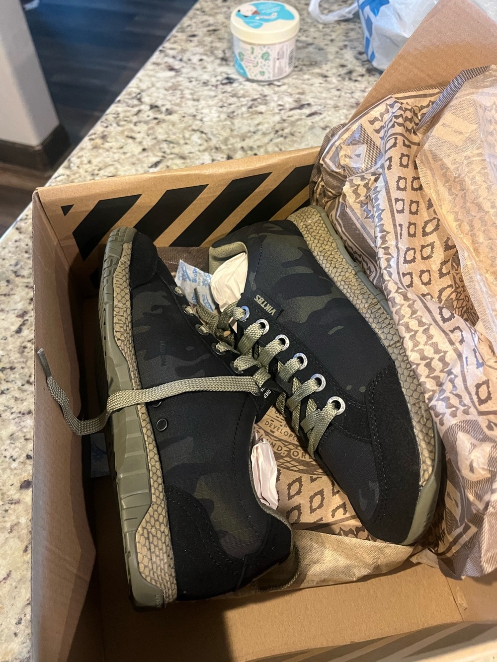 Men's Camo Low-Top Sneakers in Olive/Black - Casual Lace-Up